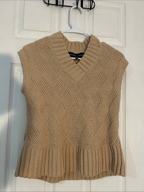 NWT Kendall & Kylie V-Neck Sleeveless Cable Knit Sweater Vest - Tan- XS